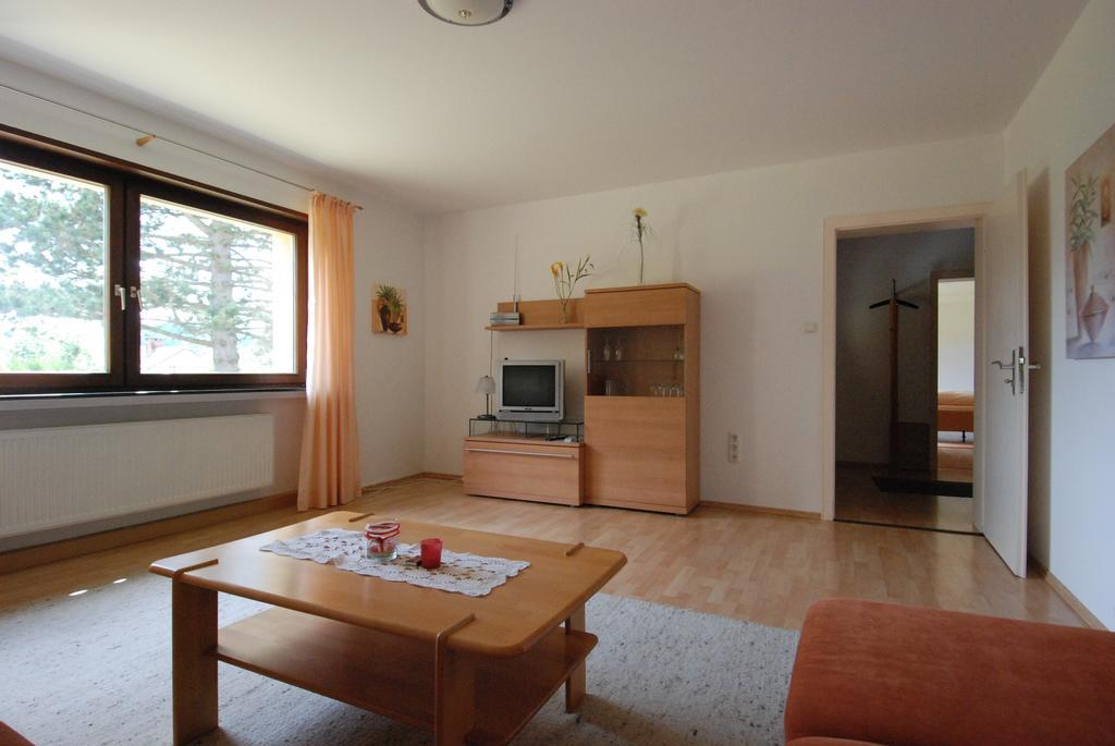 Ferienwohnungen Fliegerstrasse Gersfeld Exterior foto